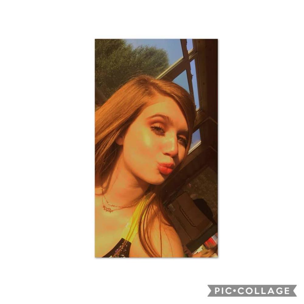 Meet your Posher, Alexis